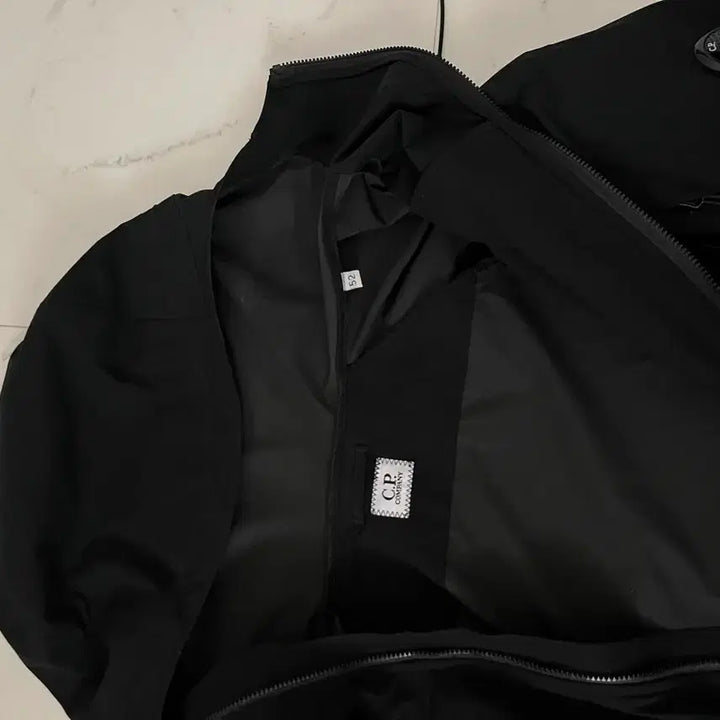 [SOLD OUT] CP 컴퍼니 프로텍 바람막이
