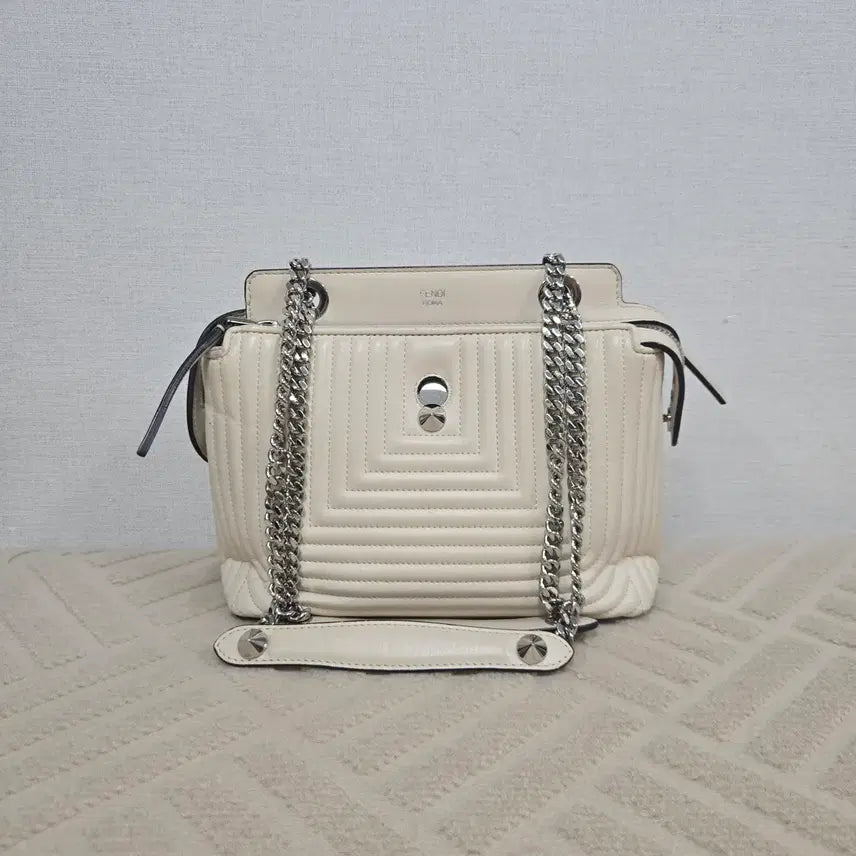 [BUNJANG] Fendi Small Quilted Dotcom Bag 88N299 / [번개케어환영] 펜디 스몰 퀄팅 닷컴백 88N299