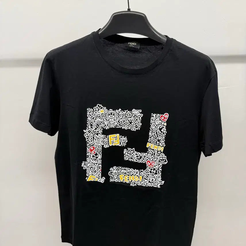 [SOLD OUT] 펜디 그래피티 로고 반팔 XL