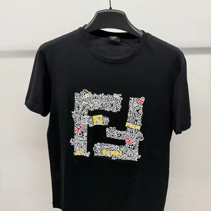 [SOLD OUT] 펜디 그래피티 로고 반팔 XL