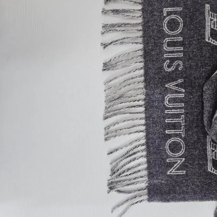 [BUNJANG] Louis Vuitton Monogram Shadow Muffler / 루이비통 모노그램 쉐도우 머플러(상태최상)