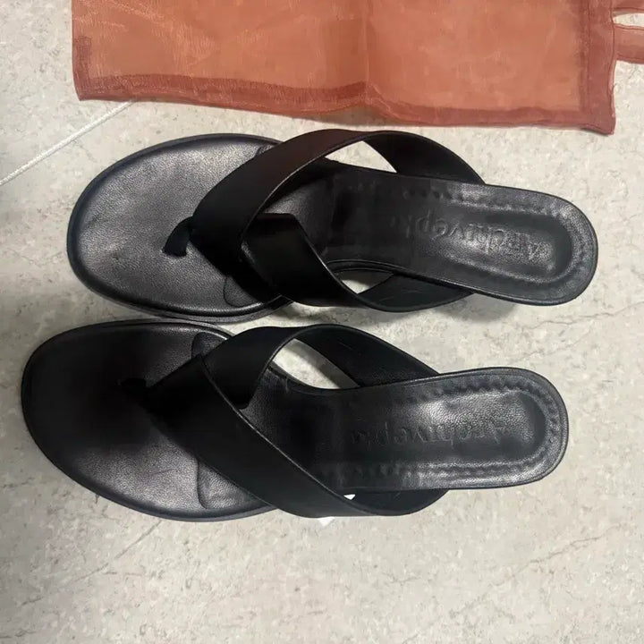 [BUNJANG] Archive Appk Black Jori Wedge Sandals / 아카이브앱크 블랙 조리 샌들 웨지 샌들