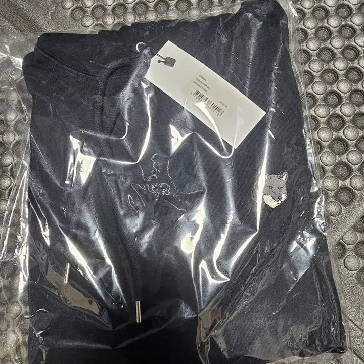 [BUNJANG] Maison Kitsuné Black Fox Hoodie (Size M) / 메종키츠네 블랙 폭스 후드티 M 새상품