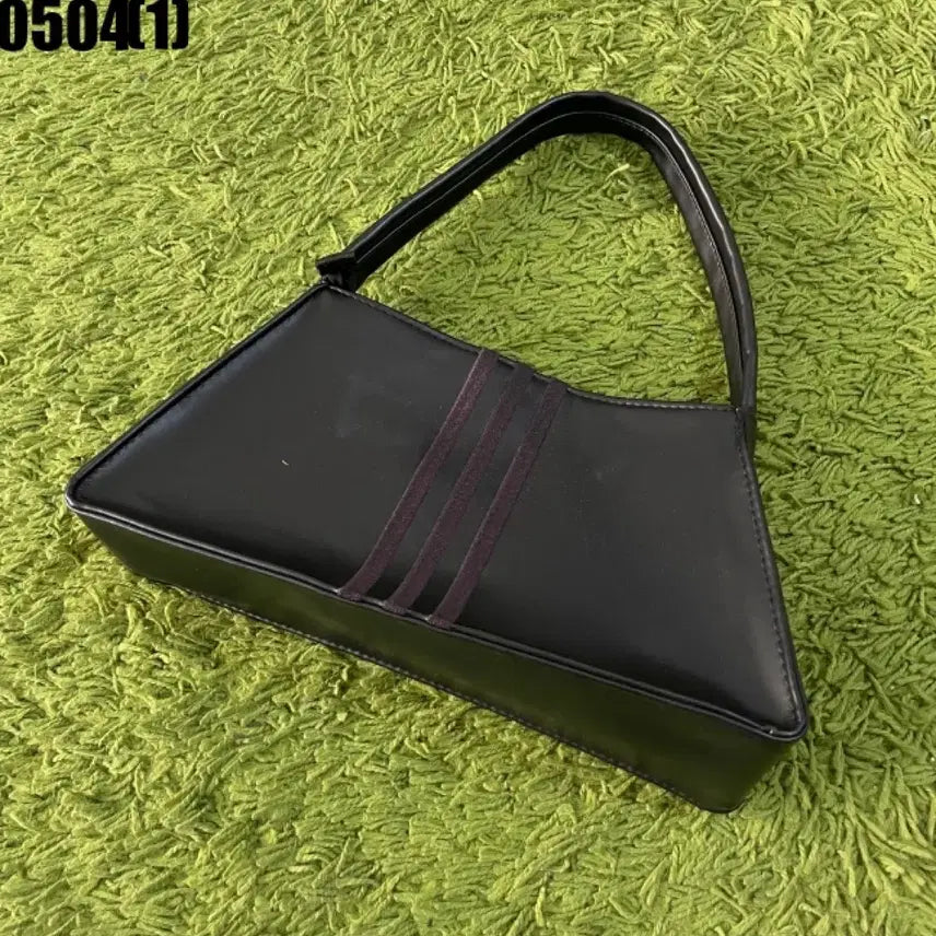 [BUNJANG] Adidas Black Embossed Logo Tote Bag / 아디다스 블랙 핸드백 가방