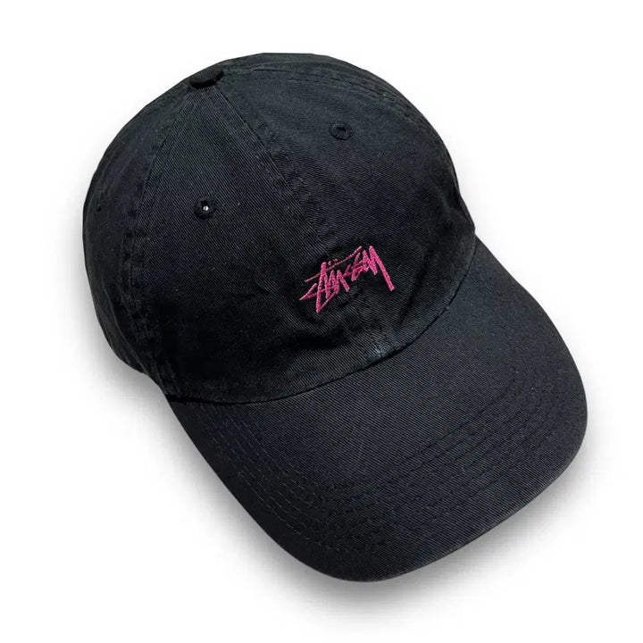 [BUNJANG] Stussy Pink Logo Dark Cotton Baseball Cap / 스투시 핑크 로고 스트릿 코튼 다크 볼캡