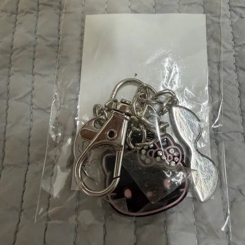 [BUNJANG] WakeMake Kitty Keychain / 웨이크메이크 키티 키링 (새제품)