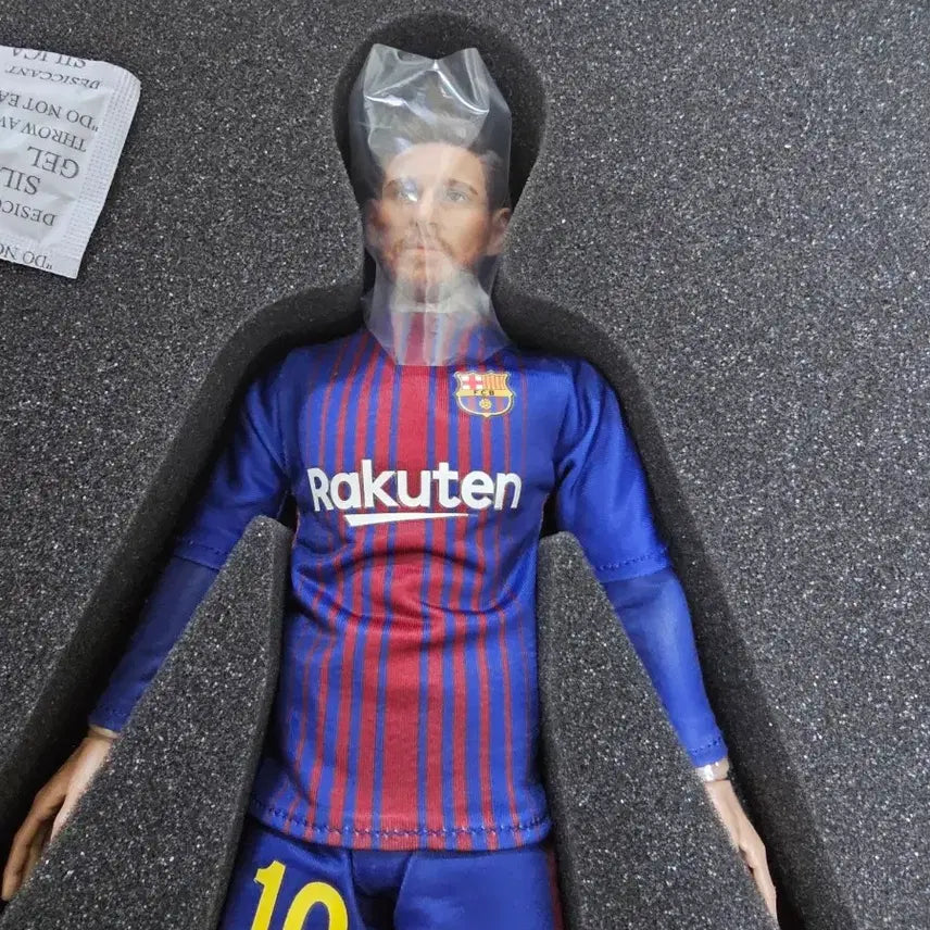 [BUNJANG] Lionel Messi Barcelona Figure (2017-2018) / zcwo  17-18시즌  바르셀로나 메시 피규어 팝니다
