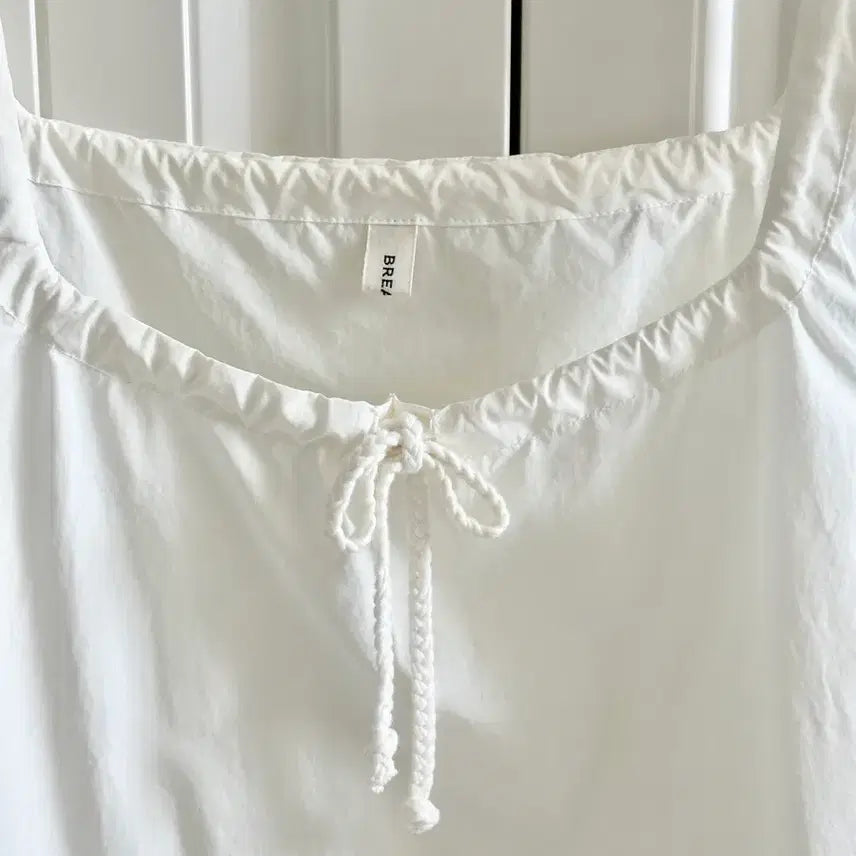 [BUNJANG] BREATHE Layered Sleeveless Blouse / BREATHE 레이어드 나시 블라우스