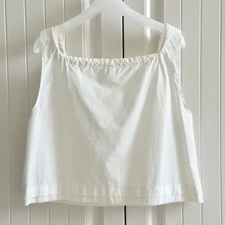 [BUNJANG] BREATHE Layered Sleeveless Blouse / BREATHE 레이어드 나시 블라우스