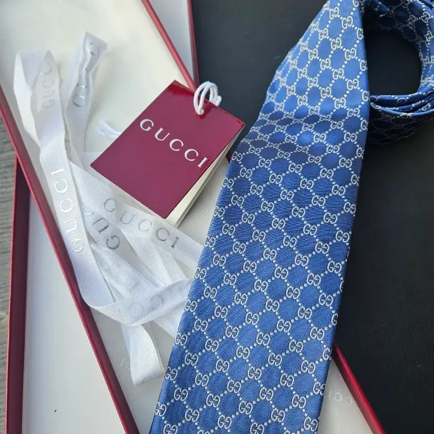 [BUNJANG] Gucci GG Logo Navy Tie / 구찌 정품 GG 로고 네이비 넥타이 (실착 3회)