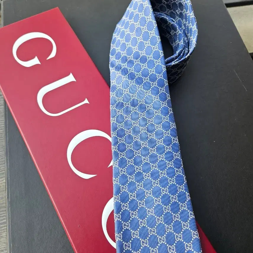 [BUNJANG] Gucci GG Logo Navy Tie / 구찌 정품 GG 로고 네이비 넥타이 (실착 3회)