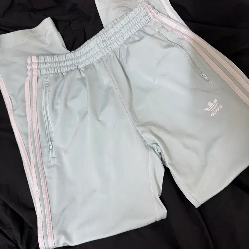 [BUNJANG] Adidas Training Pants Light Blue / 아디다스 트레이닝 팬츠 하늘색