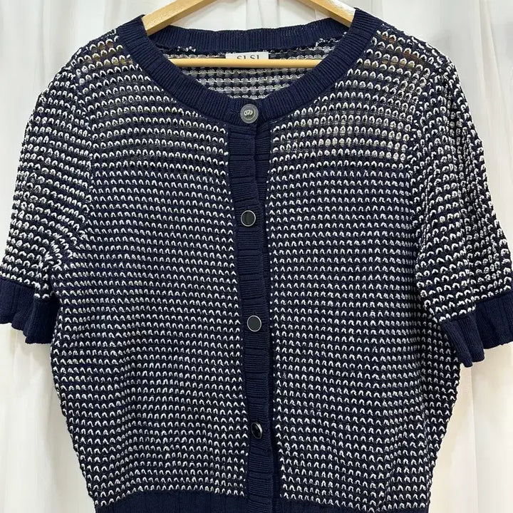 [BUNJANG] SJSJ Navy Pattern Short-Sleeve Knit Cardigan / SJSJ 네이비 패턴 반팔 니트 가디건 F
