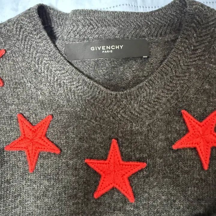 [BUNJANG] Givenchy Star Embroidered Knit Sweater (L) / Givenchy 스타 자수 니트 (L)