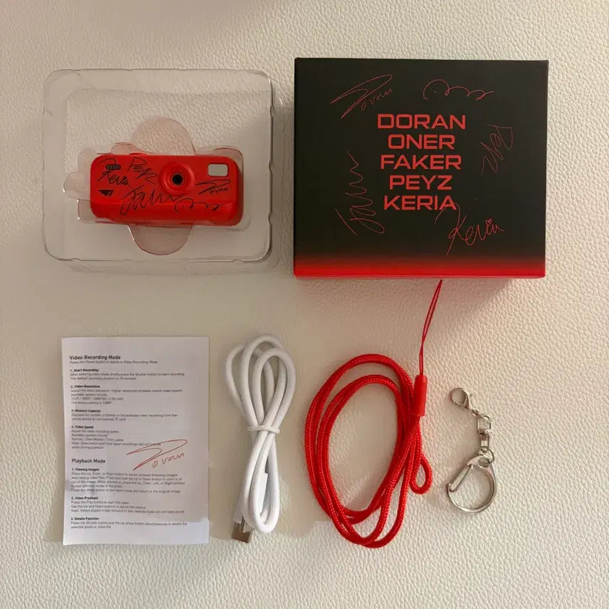 [BUNJANG] T1 Mini Memory Camera (Red) + Photocard (Choose 1) / T1 티원 카메라(레드)+포카(택1) 택포