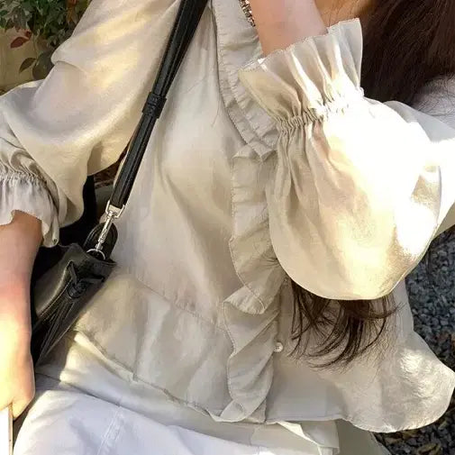 [BUNJANG] KINDABEIGE Belgian Blouse / 킨다베이지 벨지움 블라우스