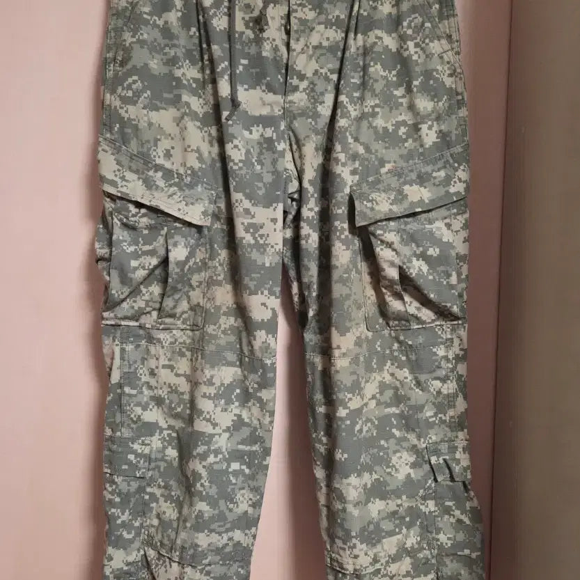 [BUNJANG] Digital Pattern Military Cargo Pants / 밀리터리 카고팬츠 디지털 패턴