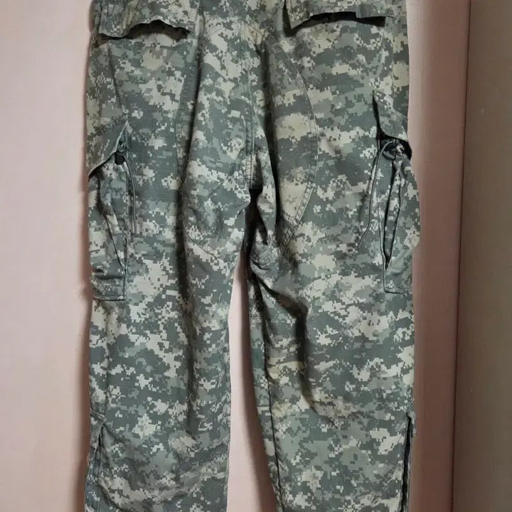 [BUNJANG] Digital Pattern Military Cargo Pants / 밀리터리 카고팬츠 디지털 패턴