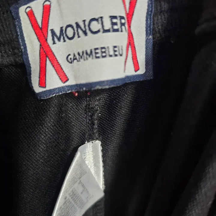 [BUNJANG] Moncler Genuine Black Shorts / 몽클레어 정품 불랙 반바지