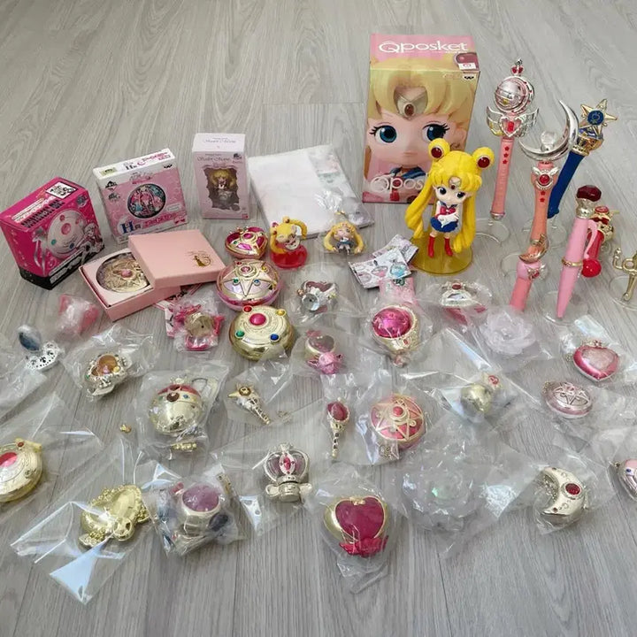 [BUNJANG] Sailor Moon Gacha Compact Wand Figures Bundle Set / 세일러문 가챠 콤팩트 키링 요술봉 피규어 등 일괄판매