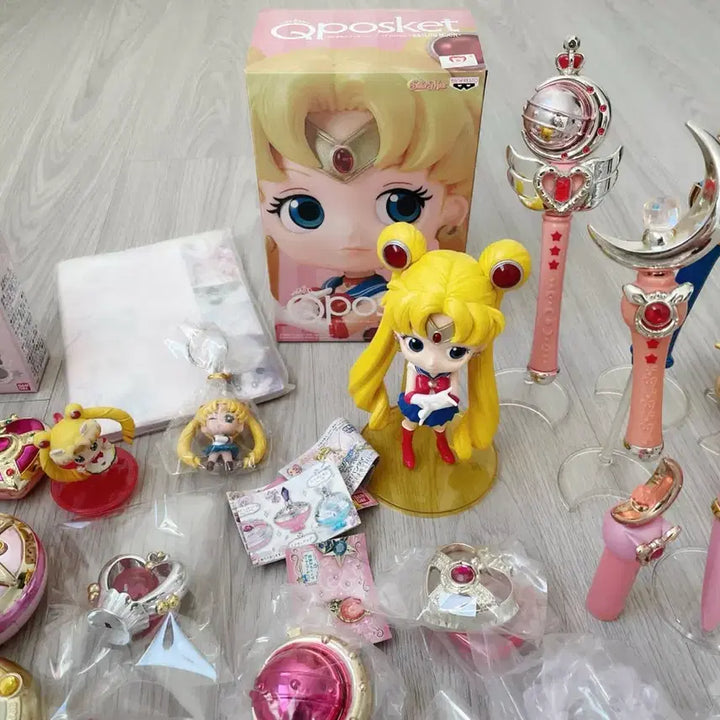 [BUNJANG] Sailor Moon Gacha Compact Wand Figures Bundle Set / 세일러문 가챠 콤팩트 키링 요술봉 피규어 등 일괄판매