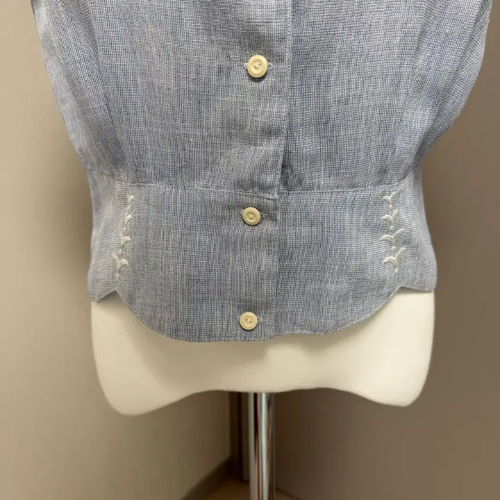 [BUNJANG] Hanamoto 101 Blue &amp; White Plaid Embroidered Vintage Blouse / 하나모토 101호 몬니 빈티지 잔체크 블라우스 출근룩 모리룩
