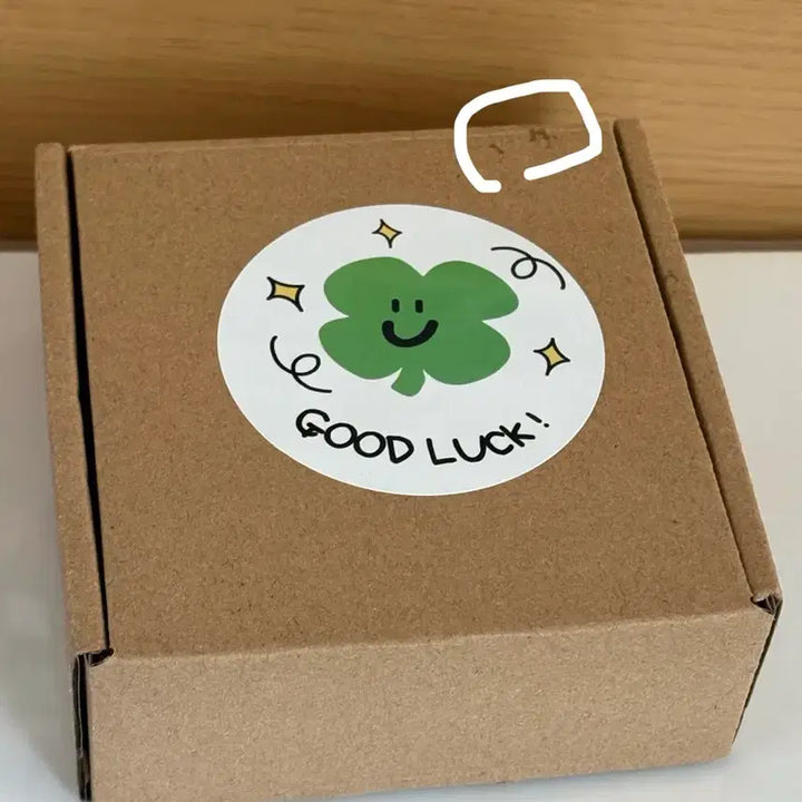 [BUNJANG] Four-Leaf Clover Lucky Charm Beaded Keychain / 네잎클로버 행운 럭키 비즈 키링