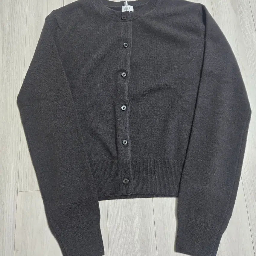 [SOLD OUT] (새상품)시에sie 메이 울 라운드 가디건 에보니브라운s