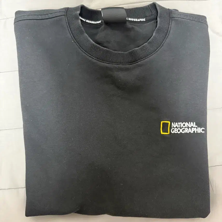 [BUNJANG] National Geographic Black Sweatshirt / 내셔널지오그래픽 블랙 맨투맨