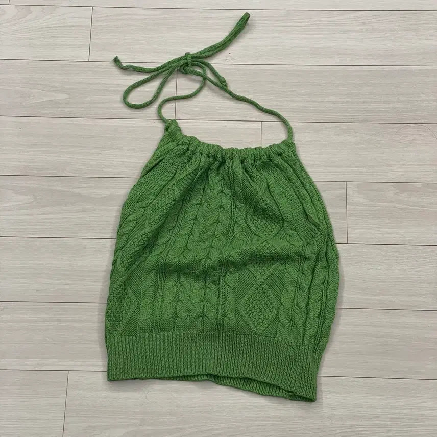 [BUNJANG] Twisted Knit Halterneck Sweater / ㅅ그린 꽈배기 니트 홀터넥 새상춤