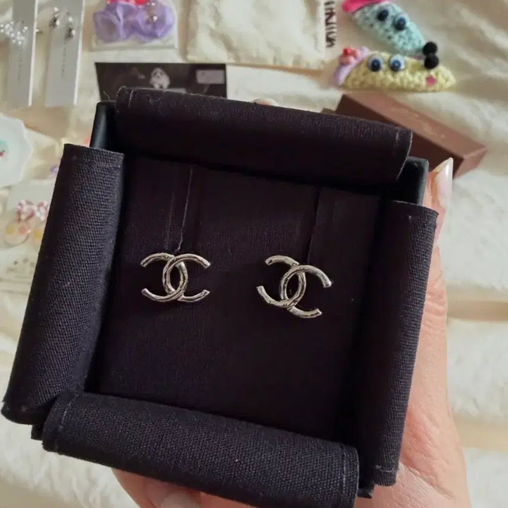 [BUNJANG] Chanel CC Logo Silver Earrings / 샤넬 CC 로고 실버 귀걸이