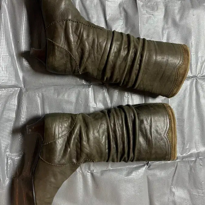 [BUNJANG] Michelle by Tandy Leather Shirring Boots (235) / 빈티지한 카키색의 미셸 바이 탠디 가죽 셔링 부츠 판매합니다