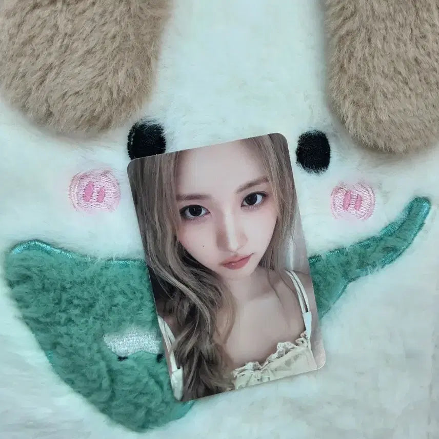 [BUNJANG] IVE Secret Loved IVE Gaeul Photocard / 아이브 SECRET LOVED IVE 가을 포카