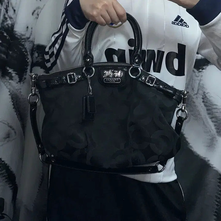 [BUNJANG] Coach Black Jacquard Tote Shoulder Bag / 코치 블랙 자카드 토트 숄더백