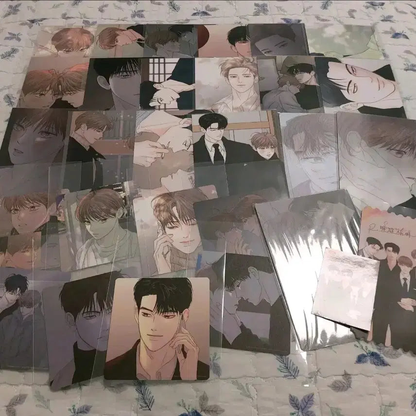[BUNJANG] Secret Gallery Webtoon Toonique Collab Cafe Exclusive Postcard, Lenticular, and Coaster Bundle Set / 웹툰 비밀사이 투니크 콜라보 카페 특전 엽서 코스터 렌티큘러 일괄
