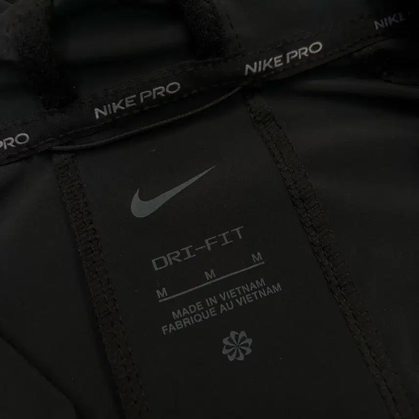 [BUNJANG] Nike Pro Dri-FIT Flex Windbreaker Jacket / nike pro 나이키 프로 드라이핏 플렉스 바람막이 자켓