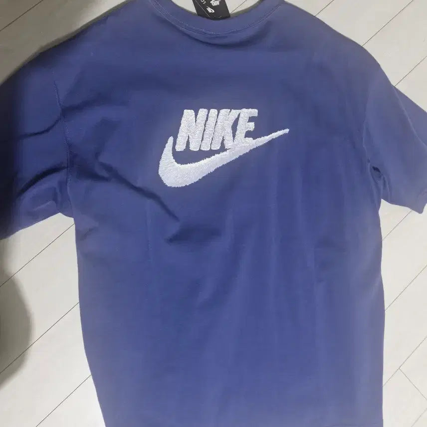 [BUNJANG] Nike Swoosh Loose Fit T-Shirt / 나이키 스우쉬 루즈핏 반팔티  새상품