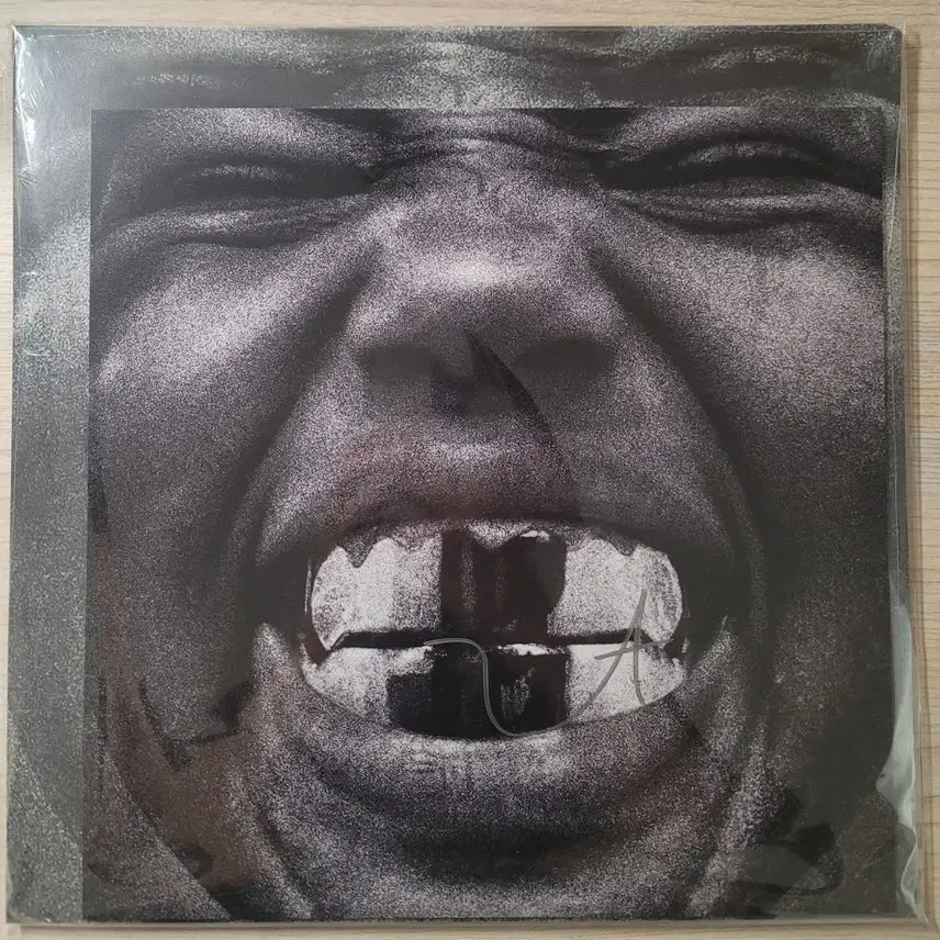 [BUNJANG] Kanye West BULLY LP Autographed Vinyl Record Sealed / BULLY LP 사인반 칸예 웨스트 Kanye West 미개봉