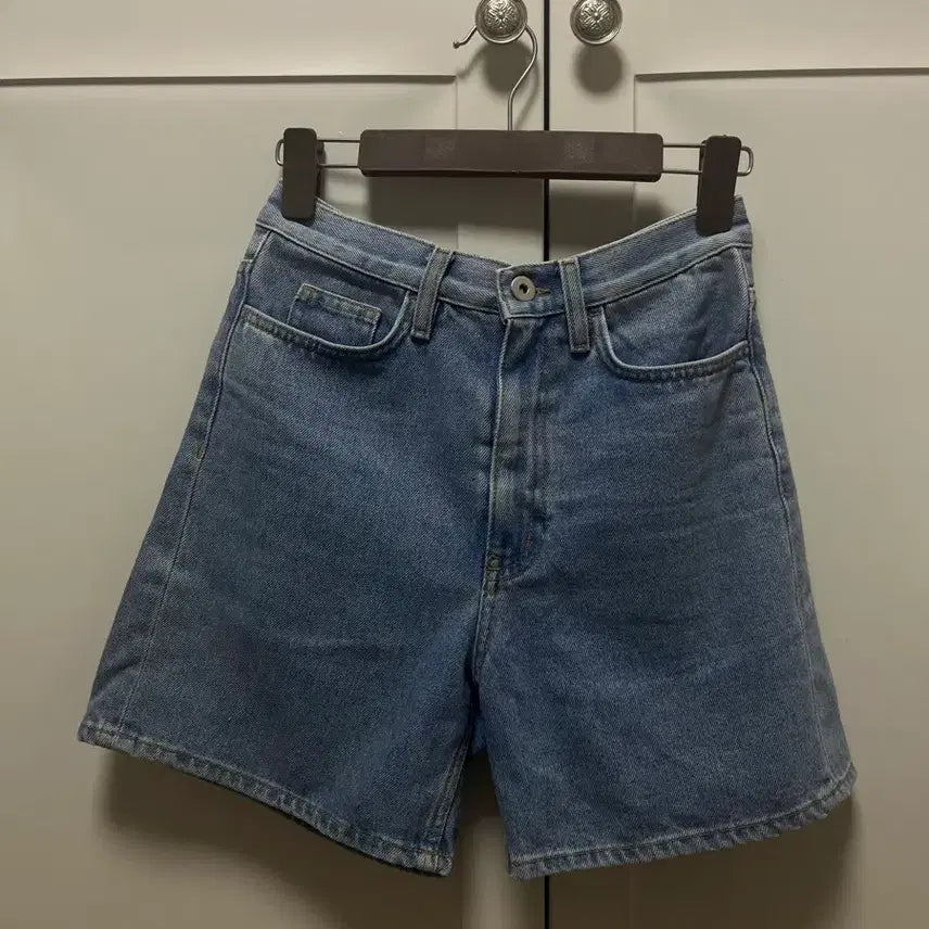 [BUNJANG] COS Denim Shorts Size 24 / cos 데님 반바지