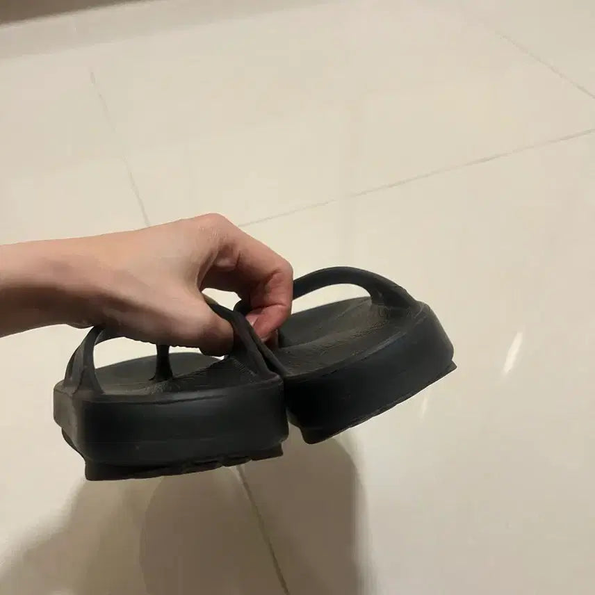 [BUNJANG] OOFOS Black Flip-Flops Size 230 / OOFOS 우포스 블랙 쪼리 230사이즈