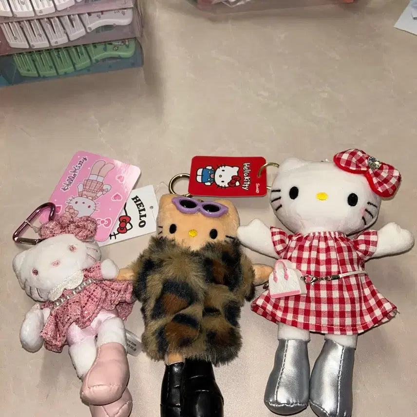 [BUNJANG] Long Leg Kitty Keychain / 롱다리 키티 키링