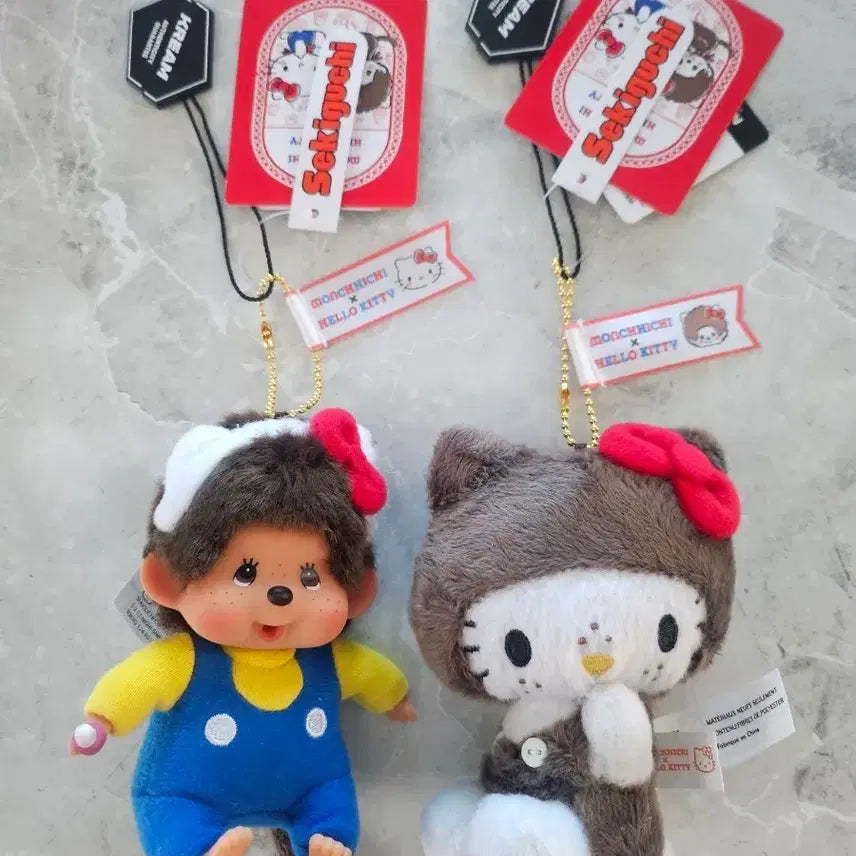 [BUNJANG] Hello Kitty Monchhichi Limited Edition 50th Anniversary Keychain Set (2 Types) / 헬로키티 몬치치 한정판 키홀더 2종 세트(50주년 기념)