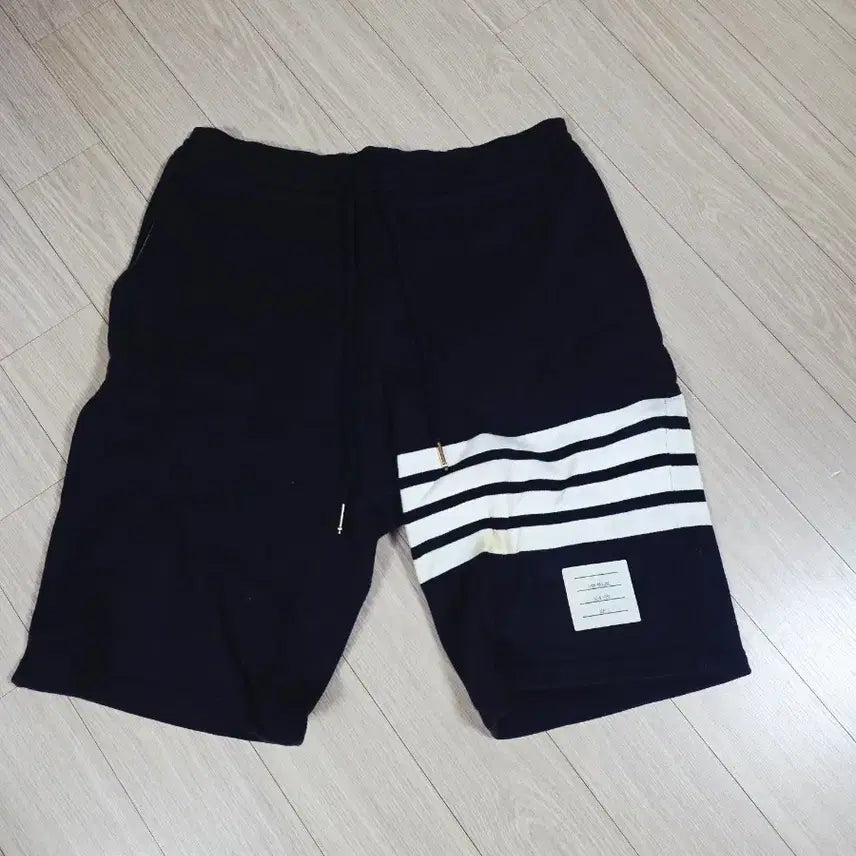 [BUNJANG] Thom Browne Navy Four-Bar Shorts Size 1 / 톰브라운 네이비 4선 반바지 1사이즈