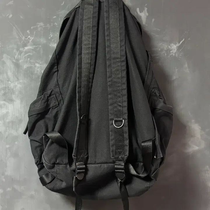 [BUNJANG] Hatching Room Lucksack Backpack / 해칭룸 럭색(백팩)