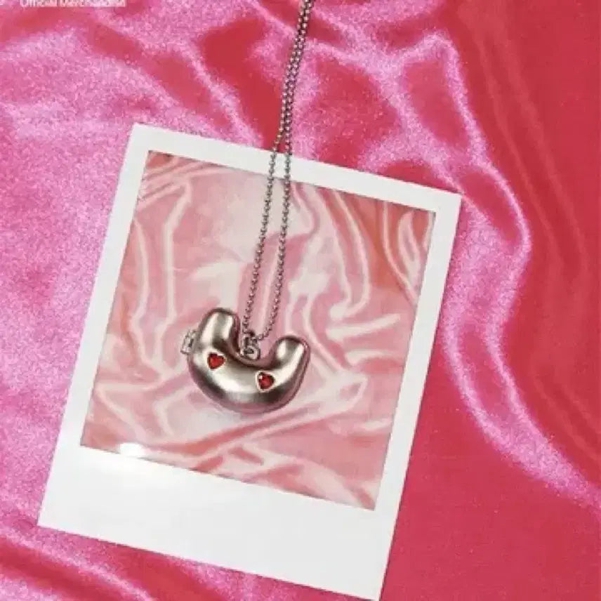 [BUNJANG] NewJeans Bunnes Club Necklace / 뉴진스 악세사리 NewJeans Bunnes Club Necklace