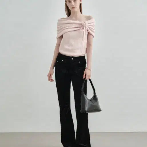 [BUNJANG] Mongdol Flower Alpaca Pink Off-Shoulder / 몽돌 플라워 알파카 핑크 오프숄더 (택도안뗀 새옷)