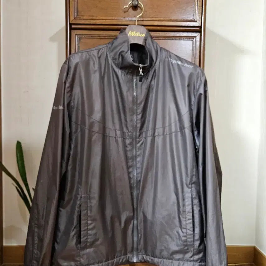 [BUNJANG] Mercedes-Benz Windbreaker Jacket Brown / 벤츠 Mercedes-Benz 바람막이 자켓 브라운