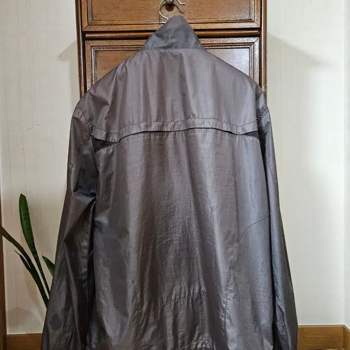 [BUNJANG] Mercedes-Benz Windbreaker Jacket Brown / 벤츠 Mercedes-Benz 바람막이 자켓 브라운
