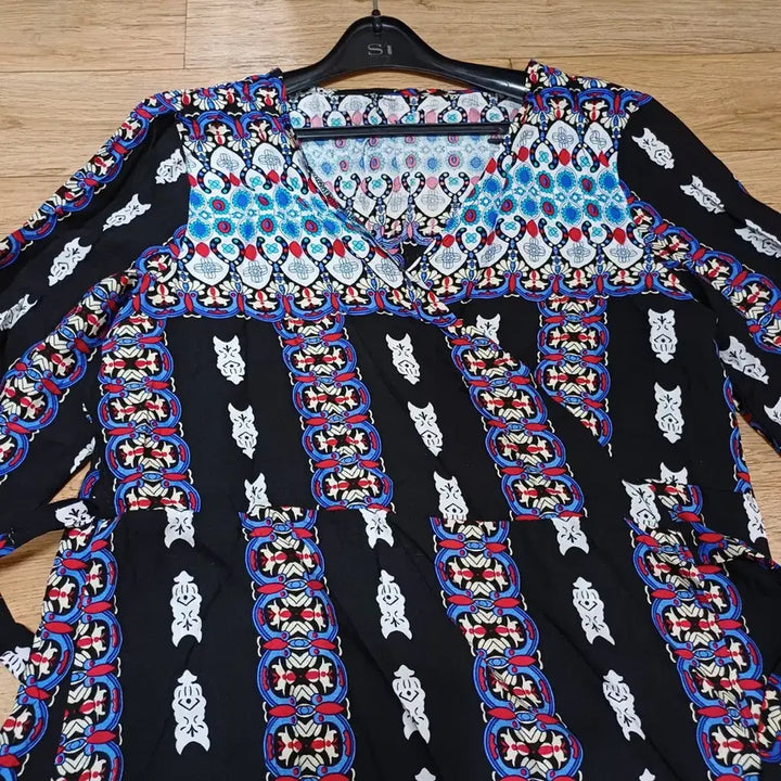 [BUNJANG] Wrap Midi Dress with Unique Pattern / 원피스
