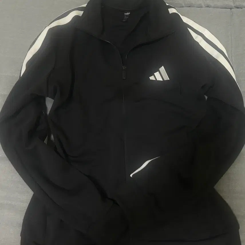 [BUNJANG] Adidas Black Track Jacket / 아디다스 신형 검정 져지